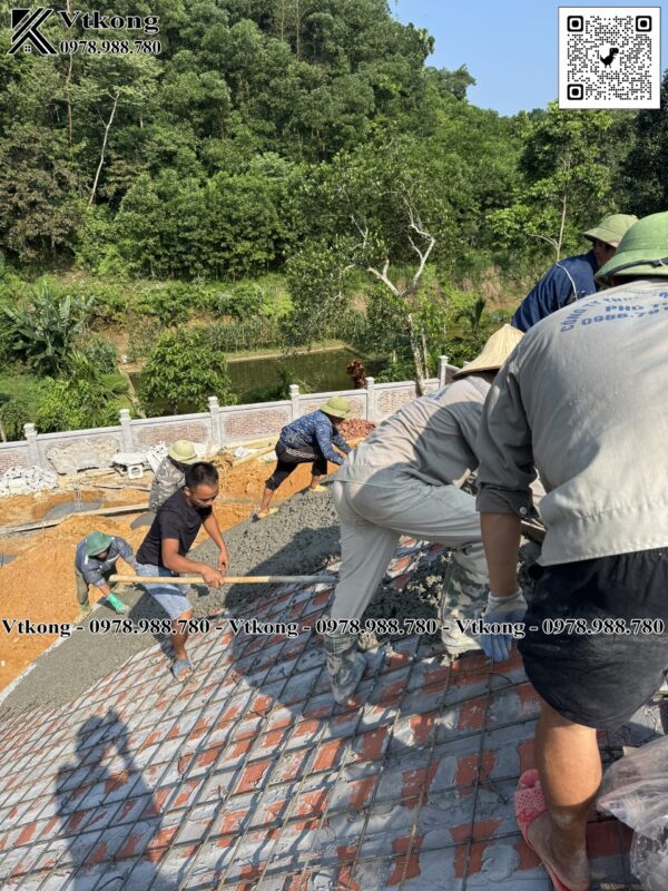 Thợ Đổ Mái Nhà Thờ Họ Tho Do Mai Nha Tho Ho