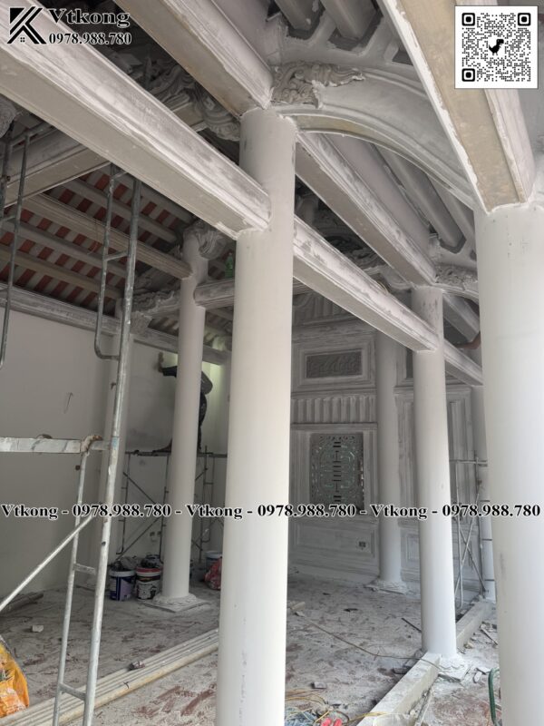 Bên Trong Nhà Thờ Họ Đang Sơn Ben Trong Nha Tho Ho Tgnt29